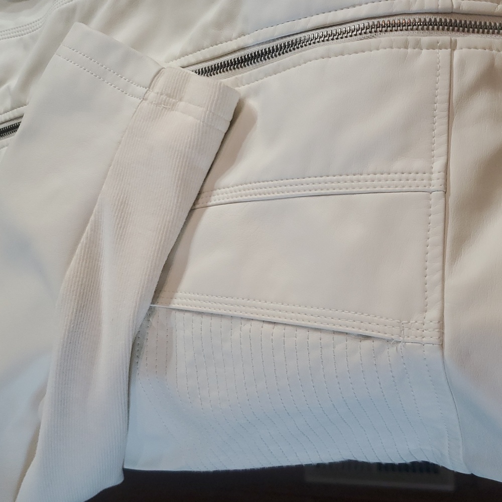 Jacket - Picture 5 of 8